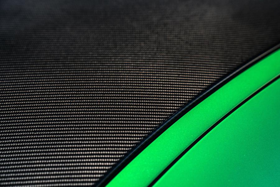 Детали экстерьера Mercedes-AMG GT R 2017 года  (UK) (фото 29 из 40)
